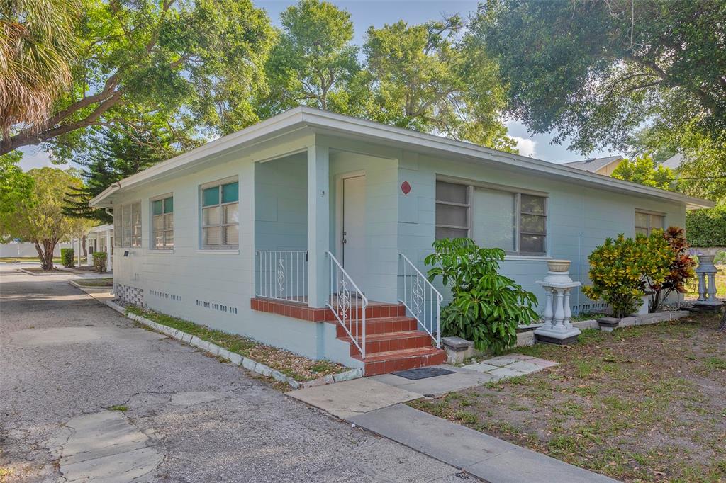 1102 Sunset Point Road Clearwater, FL 33755 - Photo 3 of 37