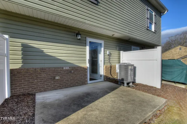 $1,600 | 95 Chucks Alley, Unit 1R, Jonesborough, TN 37659