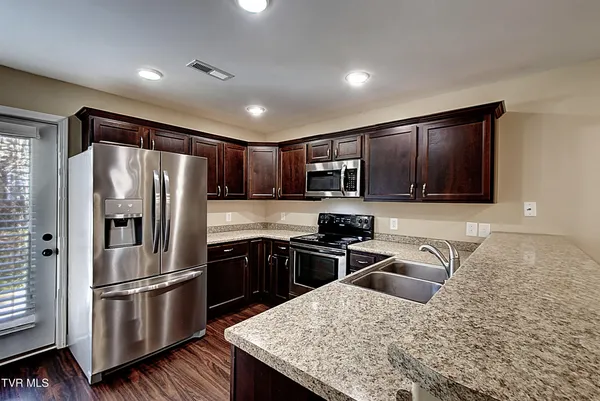 $1,600 | 95 Chucks Alley, Unit 1R, Jonesborough, TN 37659