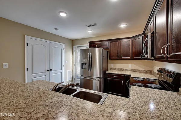 $1,600 | 95 Chucks Alley, Unit 1R, Jonesborough, TN 37659