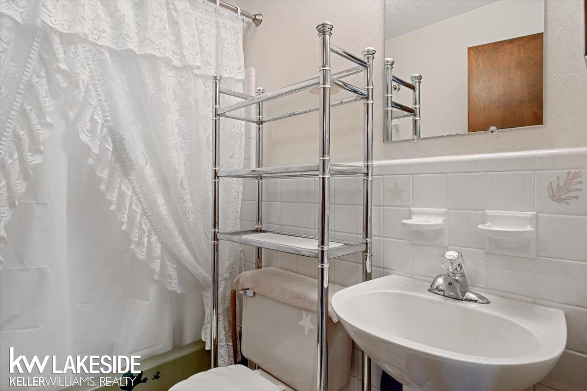 28718 Cotton Road New Baltimore, MI 48047 - Photo 18 of 37 50157694-86a374f5-cb86-490e-9be4-1470be2b341f.JPG