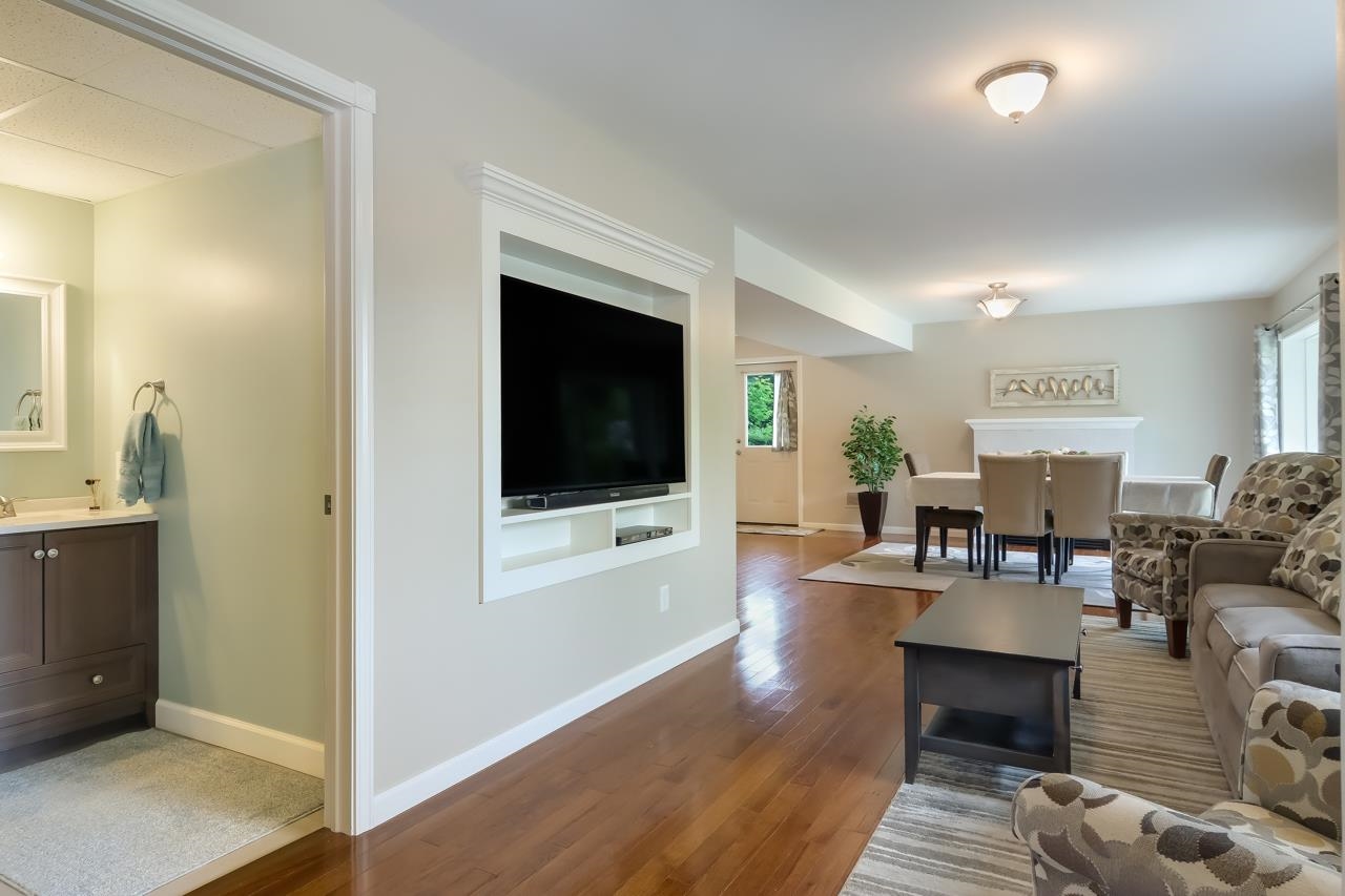 9630 East Carter Road Traverse City, MI 49684 - Photo 12 of 32 1912306-11.JPG