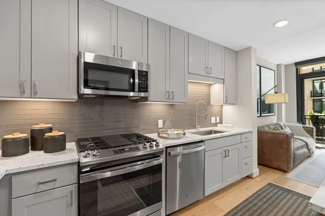 $2,779 | 2511 Willowick Road, Unit 616, Houston, TX 77027