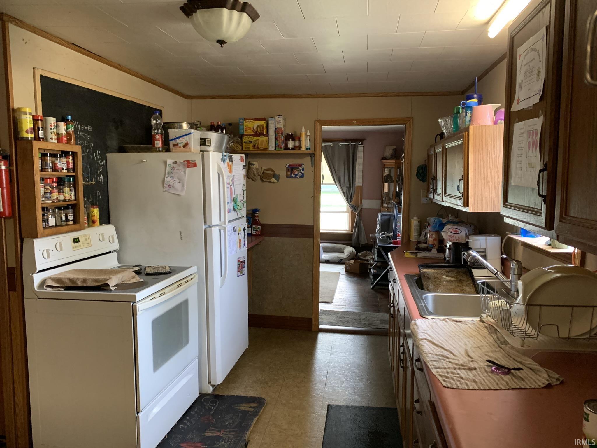 702 Hawpatch Street Lagrange, IN 46761 - Photo 10 of 36 Gallery Image 10