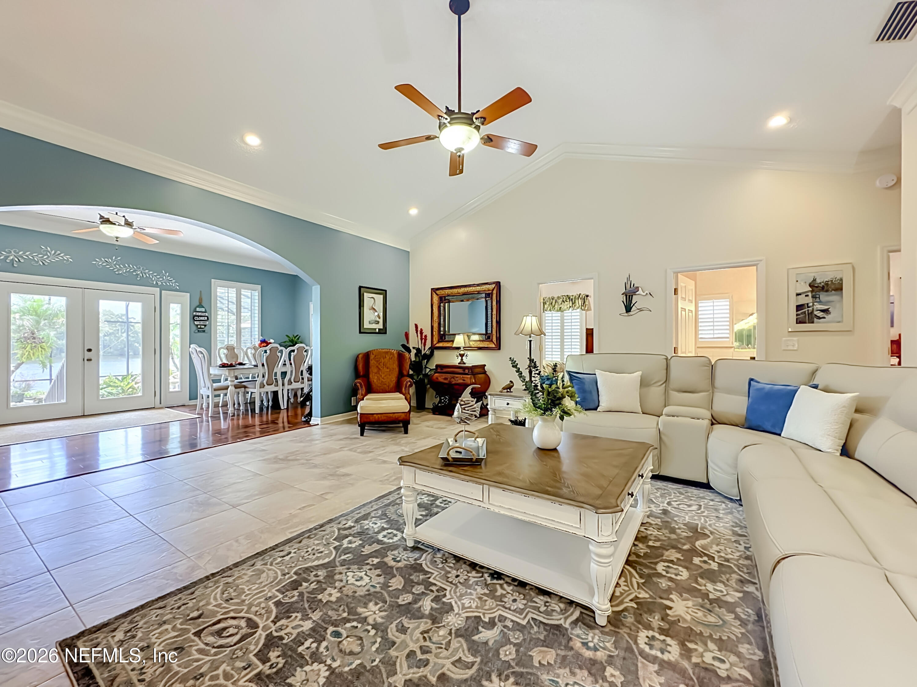 129 River Road Satsuma, FL 32189 - Photo 22 of 92 living room