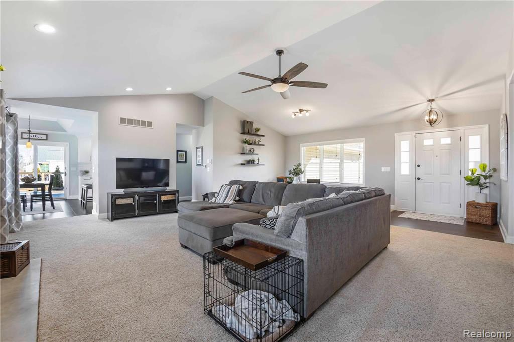 10228 Fenton Road Fenton, MI 48430 - Photo 11 of 40