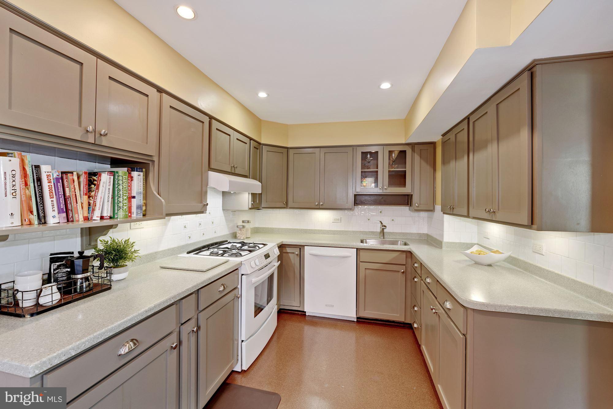 1102 Carson Street Silver Spring, MD 20901 - Photo 5 of 28 Gallery Image 5