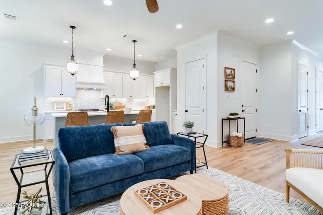 $3,250 | 425 Heart D Farm Road, Youngsville, LA 70592