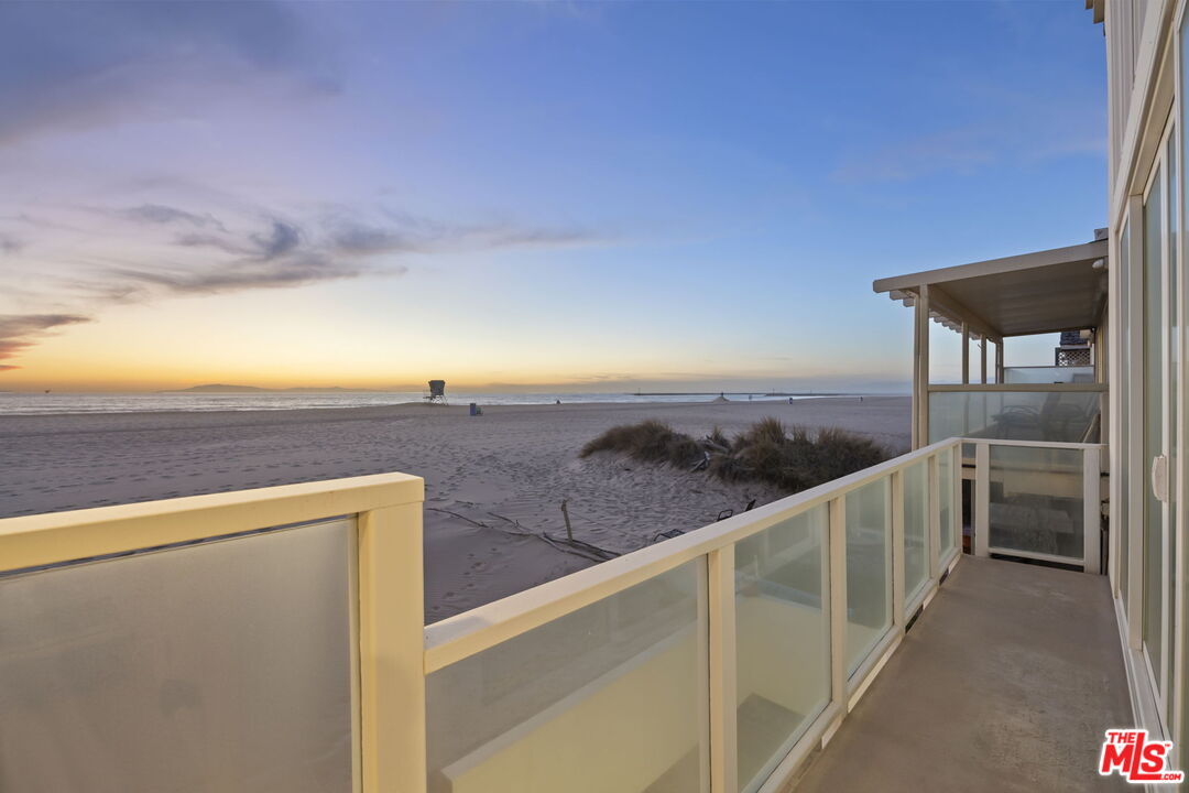1005 Ocean Drive Oxnard, CA 93035 - Photo 11 of 56 a view of terrace with city view