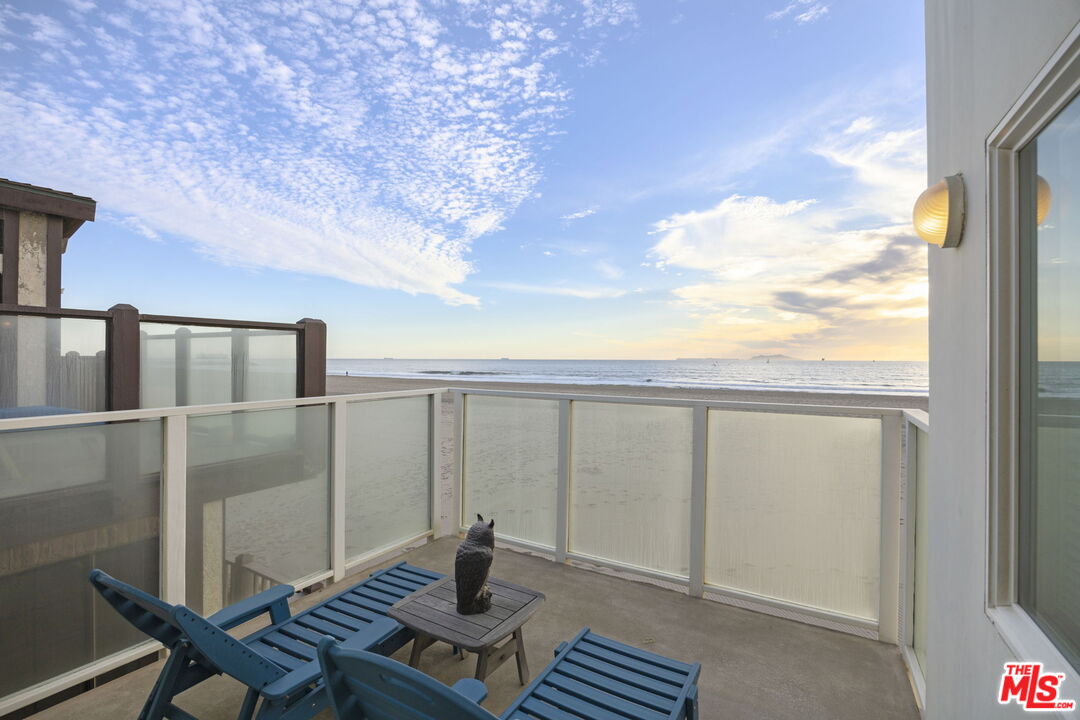 1005 Ocean Drive Oxnard, CA 93035 - Photo 47 of 56 a view of balcony with couch