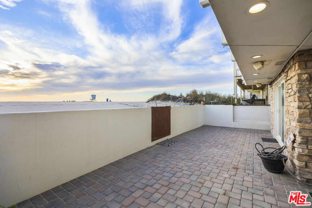 1005 Ocean Drive Oxnard, CA 93035 - Photo 49 of 56 a view of a terrace