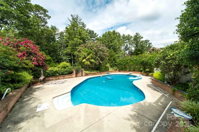 $665,000 | 38 Par Drive, Granite Falls, NC 28630