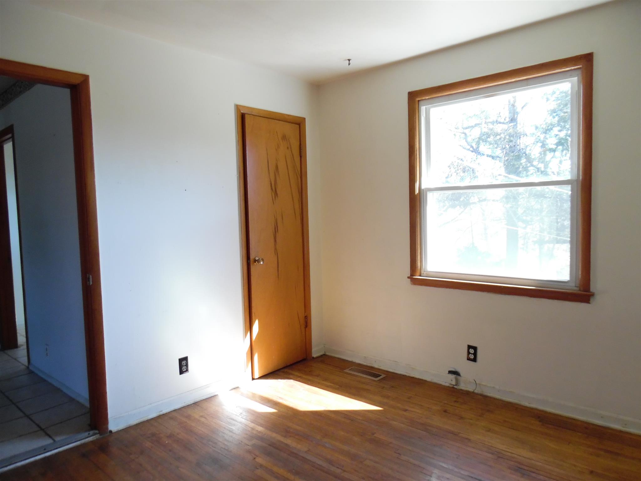 225 Edmondson Ferry Road Clarksville, TN 37040 - Photo 5 of 10 Gallery Image 5