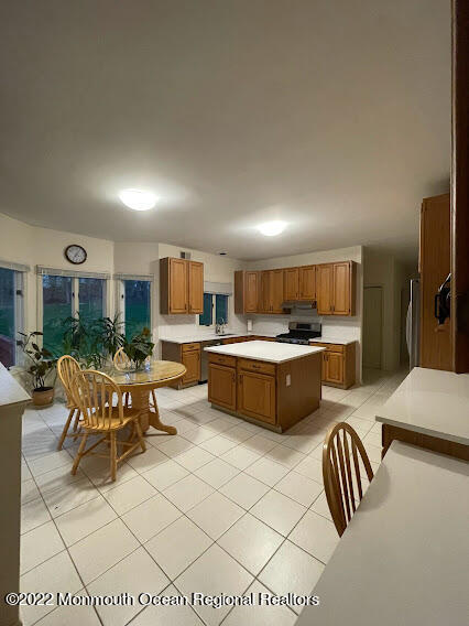 243 Nottingham Road Morganville, NJ 07751 - Photo 11 of 24 Kitchen with complete appliance package