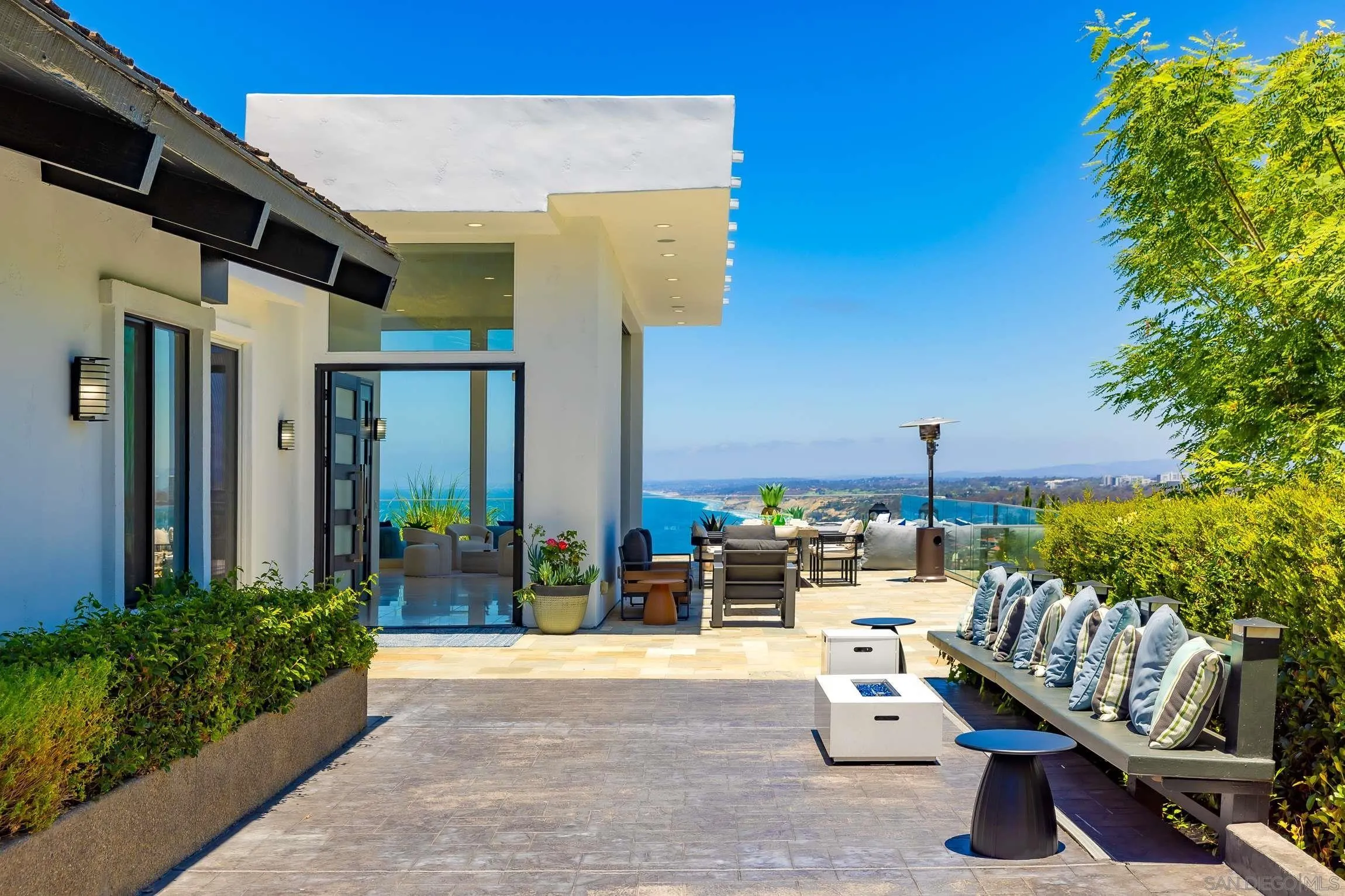 7256 Rue Michael La Jolla, CA 92037 - Photo 11 of 75