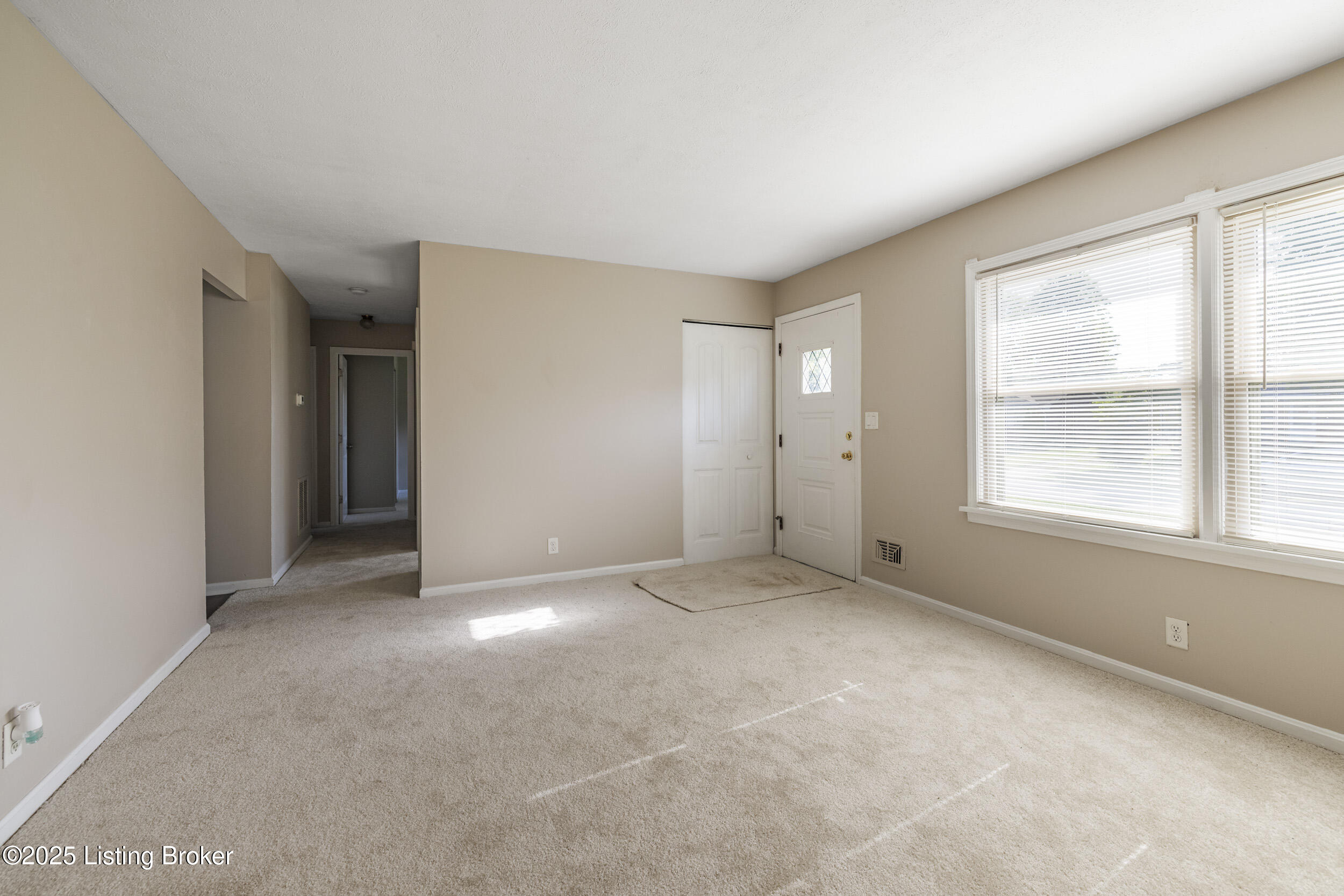 8816 Moody Road Louisville, KY 40219 - Photo 18 of 36 3U8A3598