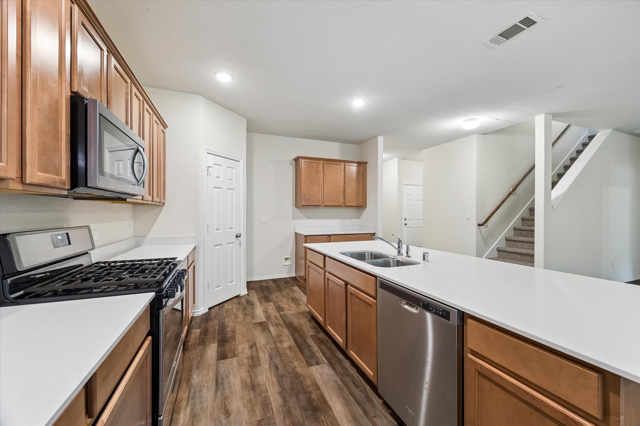 4050 Timber Sapp Drive Conroe, TX 77304 - Photo 4 of 20