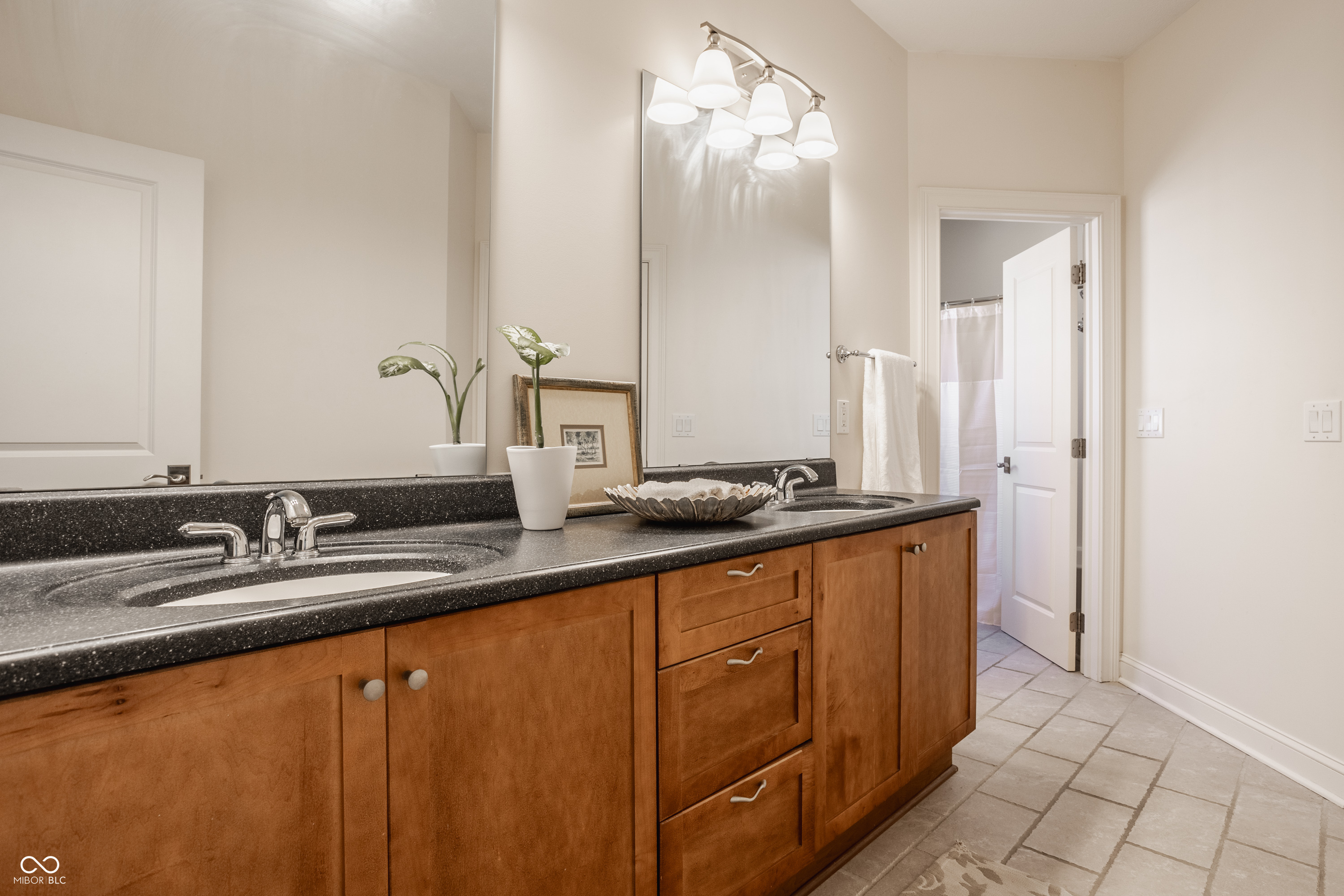2013 Finchley Road Carmel, IN 46032 - Photo 47 of 71 Gallery Image 47