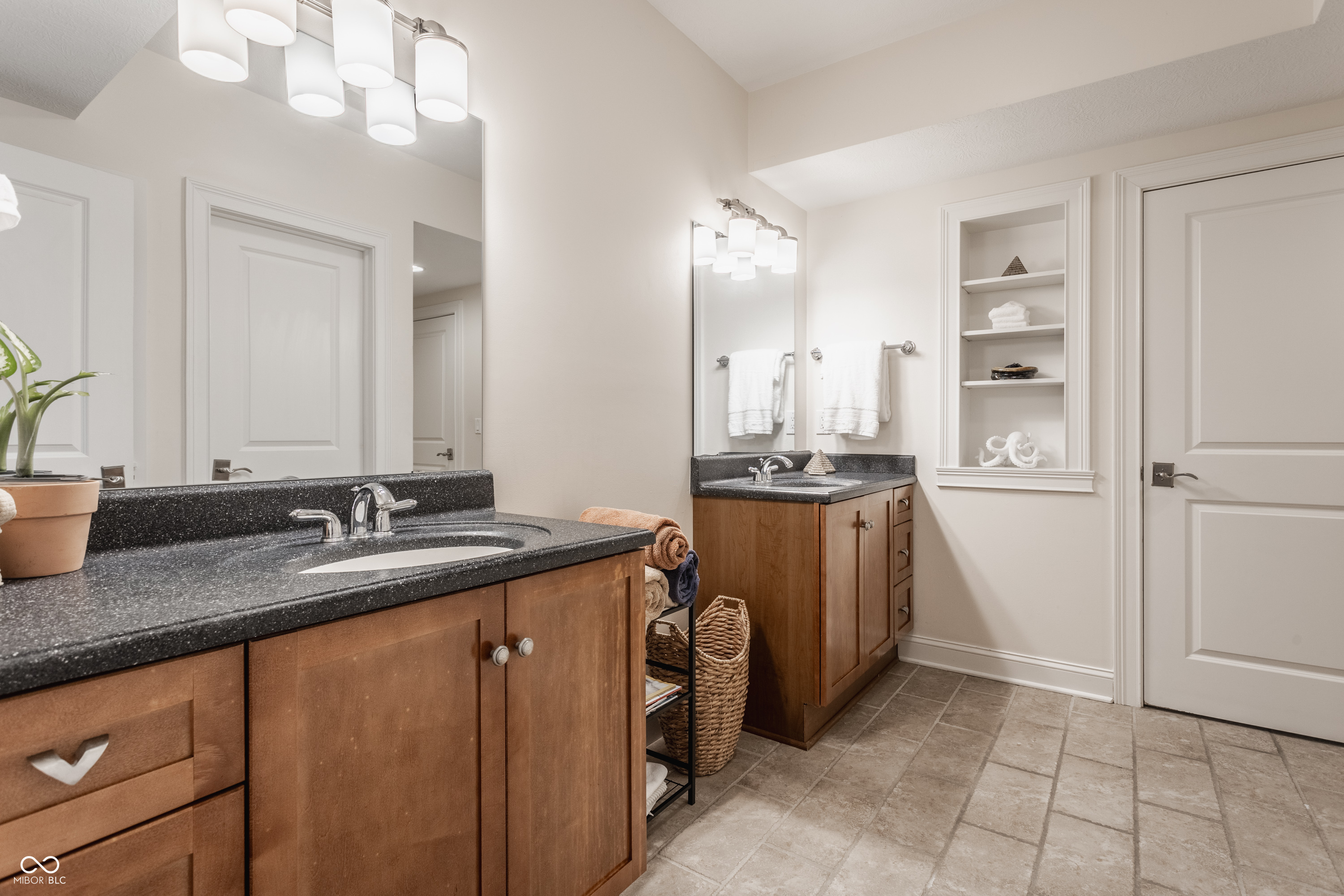 2013 Finchley Road Carmel, IN 46032 - Photo 53 of 71 Gallery Image 53