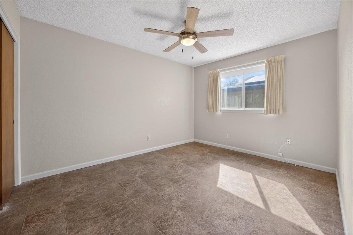 5286 West Richert Avenue Fresno, CA 93722 - Photo 20 of 42