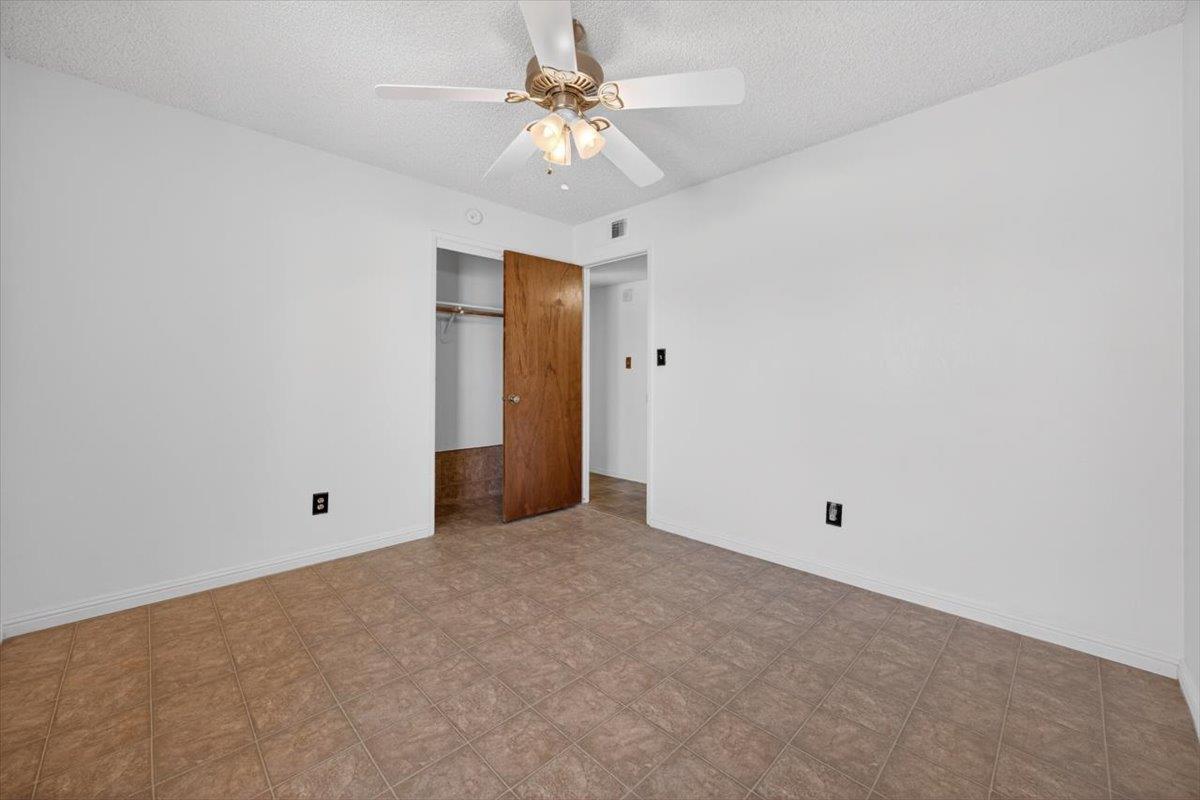 5286 West Richert Avenue Fresno, CA 93722 - Photo 23 of 42