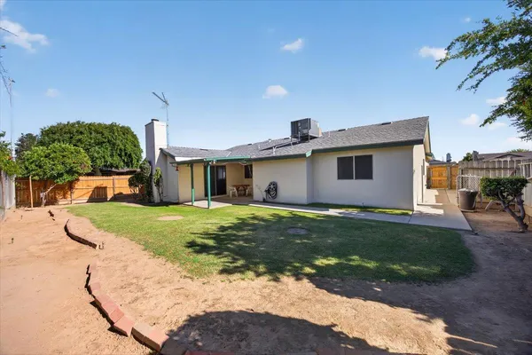 $375,000 | 5286 West Richert Avenue, Fresno, CA 93722