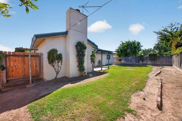 $375,000 | 5286 West Richert Avenue, Fresno, CA 93722