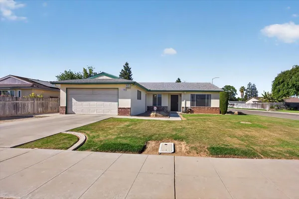 $375,000 | 5286 West Richert Avenue, Fresno, CA 93722