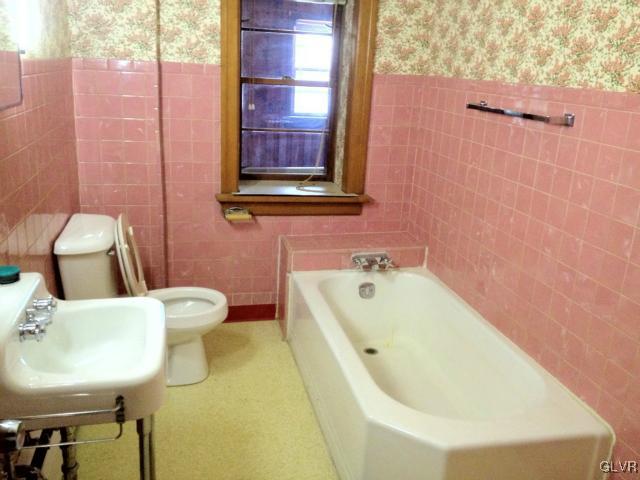 621 Ridge Street Bethlehem, PA 18015 - Photo 6 of 10 Gallery Image 6