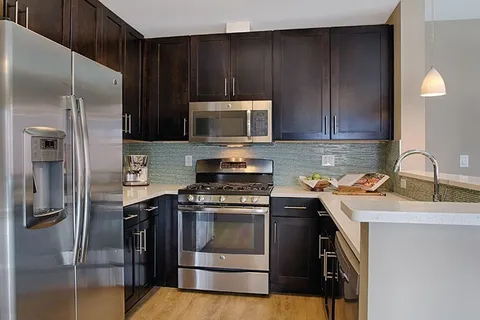 $4,970 | 33 Rogers Street, Unit 607, Cambridge, MA 02142