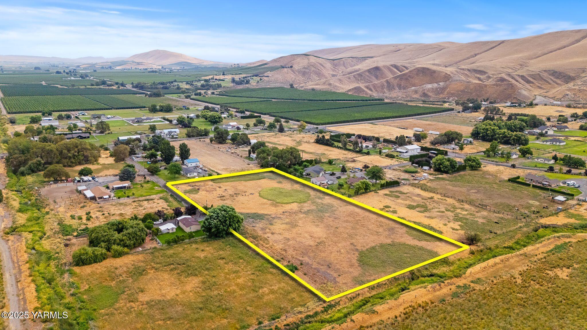 Nka Birchfield Road Yakima, WA 98901 - Photo 5 of 9 a view of a city