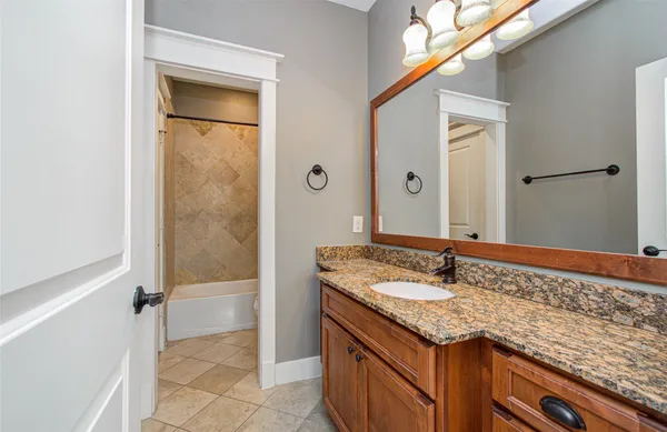 $3,000 | 1034 Dunbar Street, Houston, TX 77009