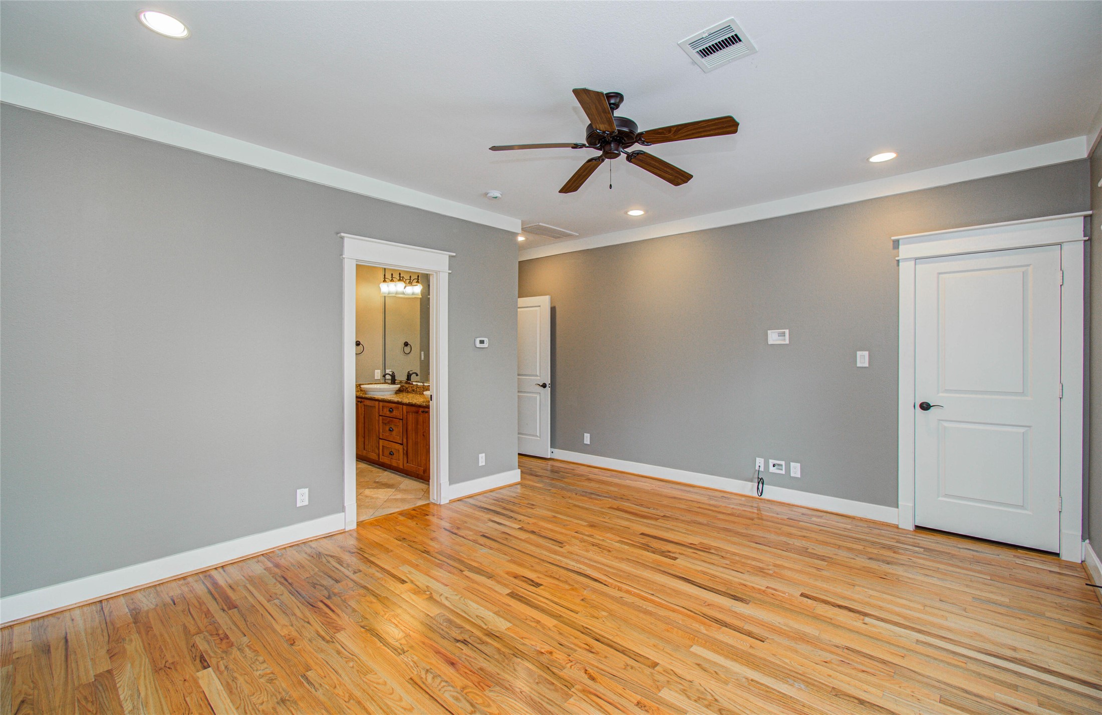 1034 Dunbar Street Houston, TX 77009 - Photo 5 of 23