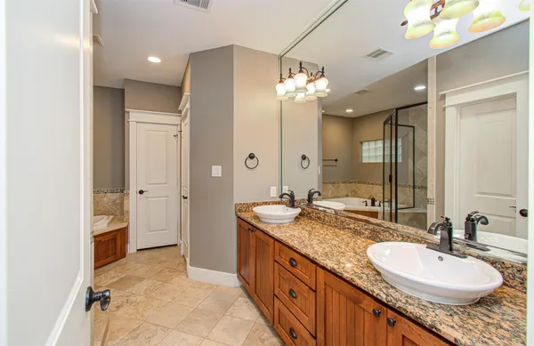 $3,000 | 1034 Dunbar Street, Houston, TX 77009
