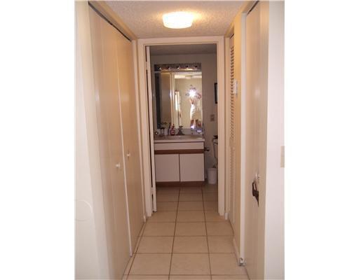 6355 La Costa Drive, Unit L Boca Raton, FL 33433 - Photo 8 of 14 hallway