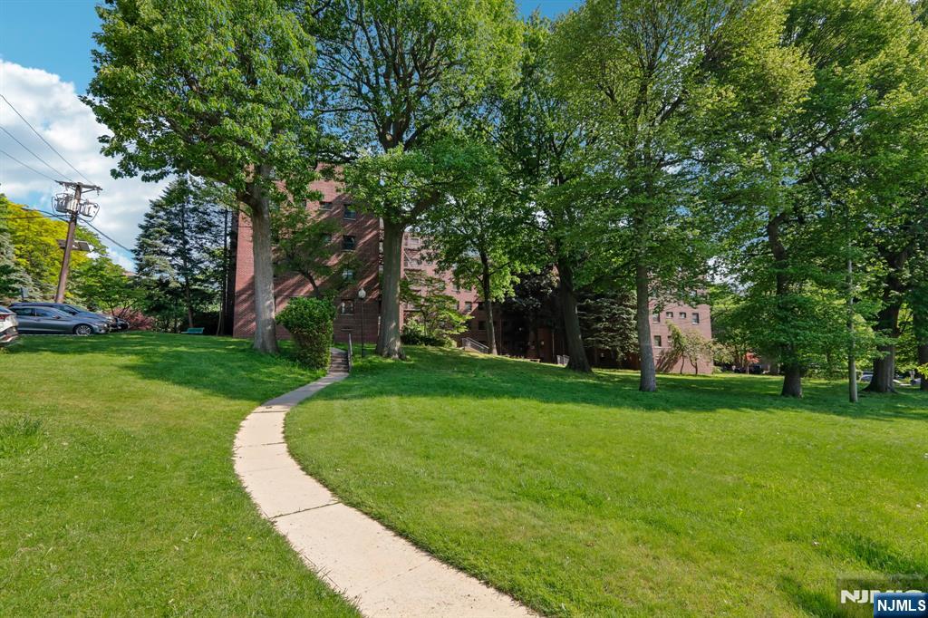 3031 Edwin Avenue, Unit 4H Fort Lee, NJ 07024 - Photo 21 of 33