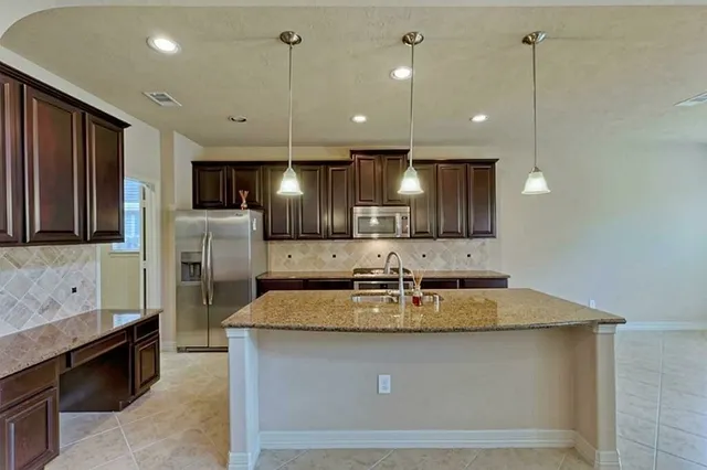 $3,100 | 2104 Pearl Bay Court, Pearland, TX 77584
