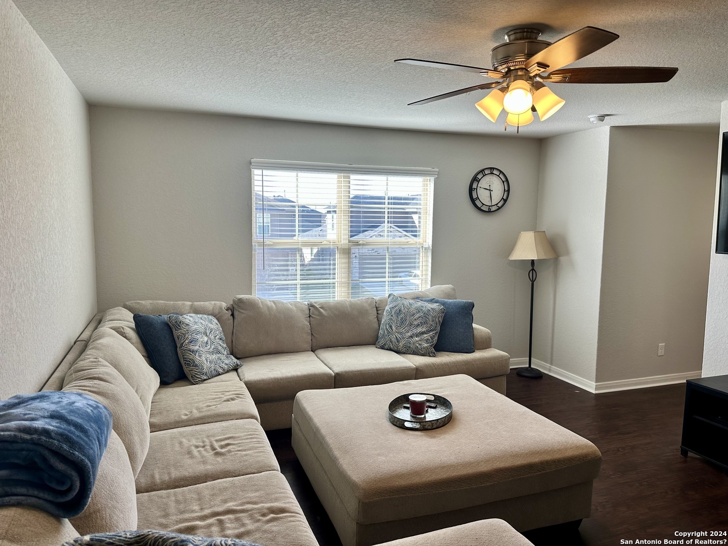 8907 Portobello Converse, TX 78109 - Photo 15 of 26 a living room with furniture and a window