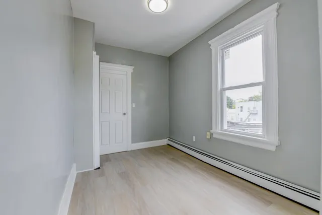 $1,995 | 200 Nunda Avenue, Unit 3R, Jersey City, NJ 07306