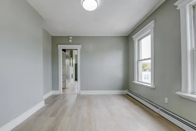 $1,995 | 200 Nunda Avenue, Unit 3R, Jersey City, NJ 07306