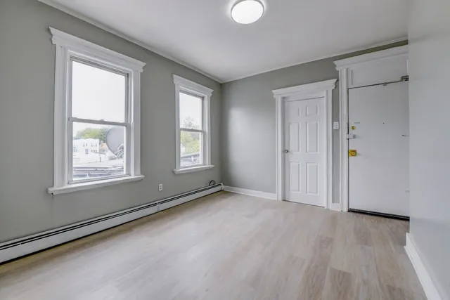 $1,995 | 200 Nunda Avenue, Unit 3R, Jersey City, NJ 07306