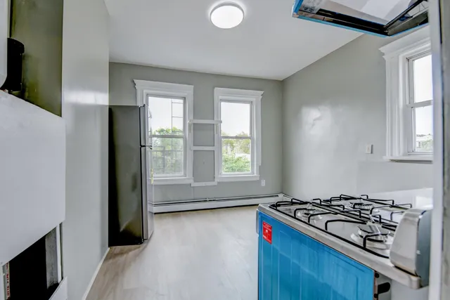 $1,995 | 200 Nunda Avenue, Unit 3R, Jersey City, NJ 07306