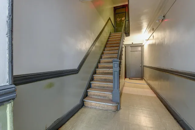 $1,995 | 200 Nunda Avenue, Unit 3R, Jersey City, NJ 07306