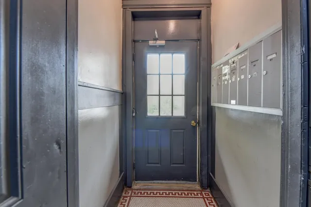 $1,995 | 200 Nunda Avenue, Unit 3R, Jersey City, NJ 07306