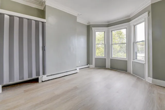 $1,995 | 200 Nunda Avenue, Unit 3R, Jersey City, NJ 07306