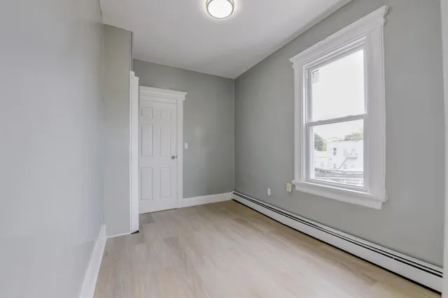 $1,995 | 200 Nunda Avenue, Unit 3R, Jersey City, NJ 07306