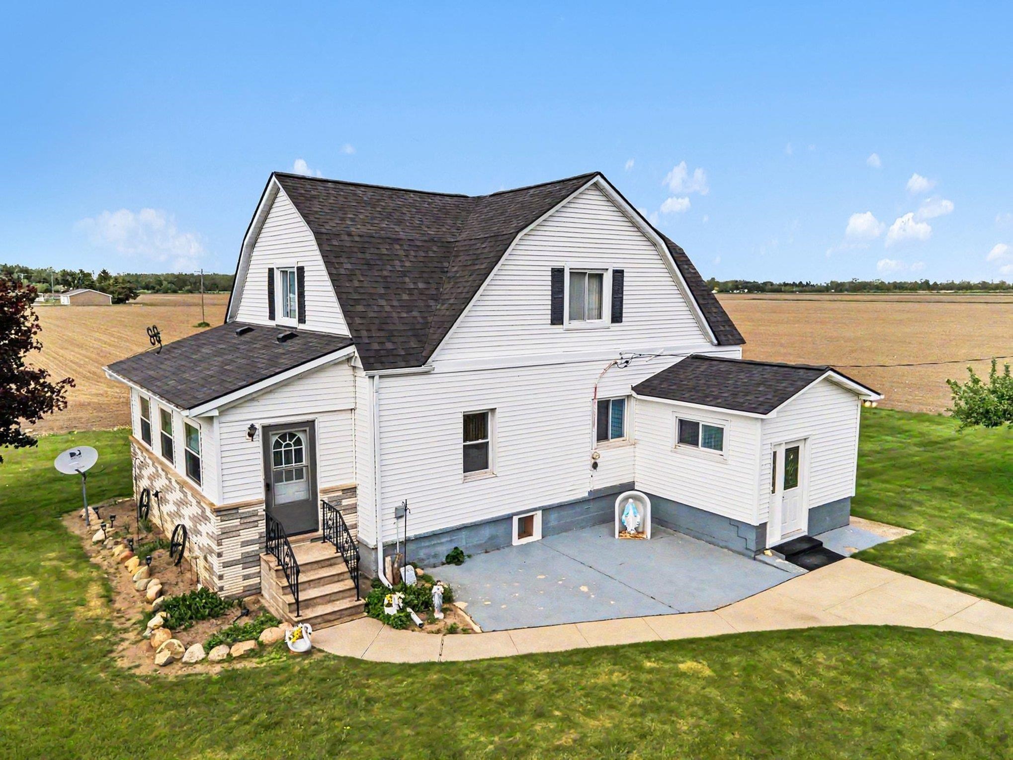 2798 North Tower Beach Road Pinconning, MI 48650 - Photo 34 of 37