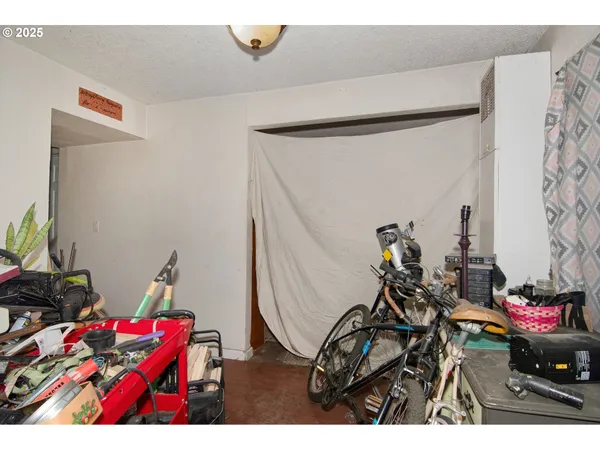 $160,000 | 3964 Clinton Avenue, Klamath Falls, OR 97603