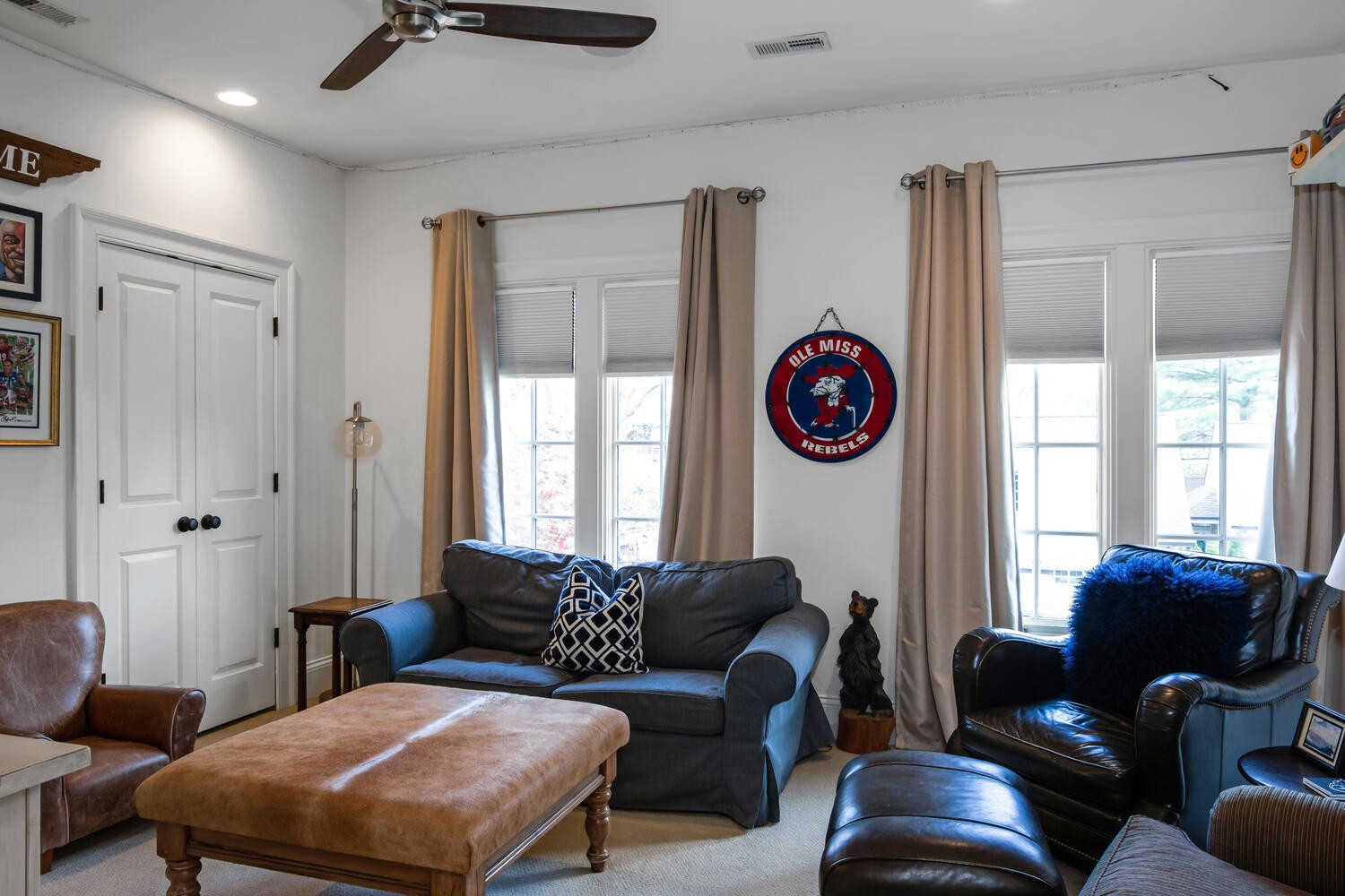 4018 Valley Road Nashville, TN 37205 - Photo 11 of 39 a living room with furniture a air conditioner and a window