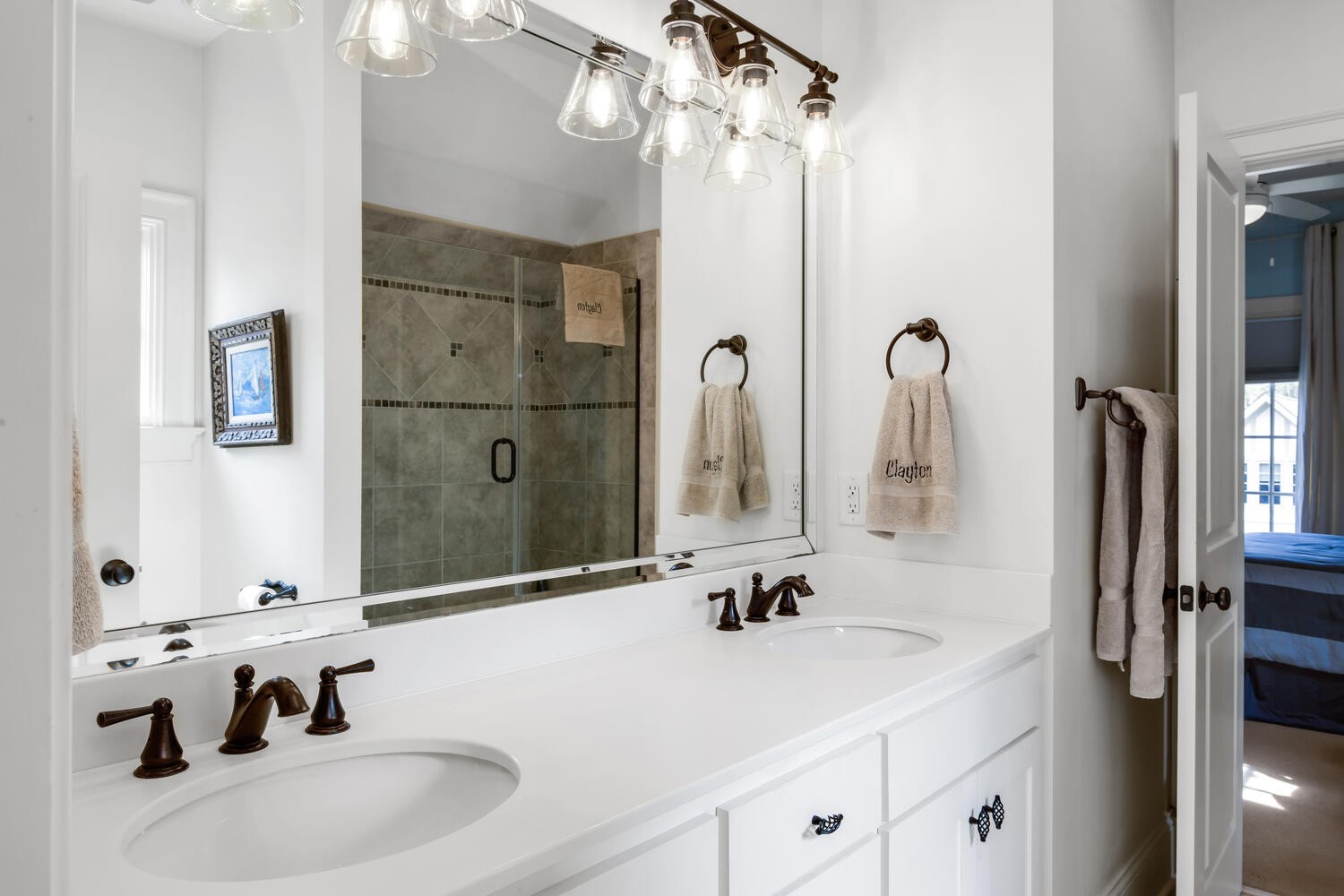 4018 Valley Road Nashville, TN 37205 - Photo 21 of 39 a bathroom with a sink and a mirror